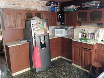 Venta de casa a precio de terreno en zona exclusiva de Surco