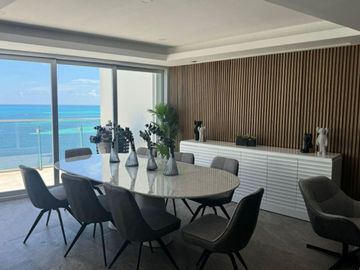 Penthouse con vista panorámica al mar en venta, Puerto Cancún, Cancún