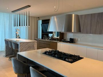 Penthouse con vista panorámica al mar en venta, Puerto Cancún, Cancún