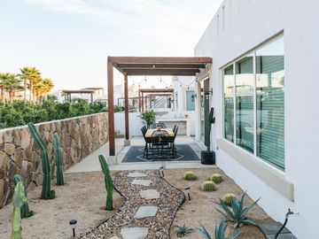 Casa Amueblada con Vista al Mar en Villas Punta Piedra con Amenidades de Estilo Resort