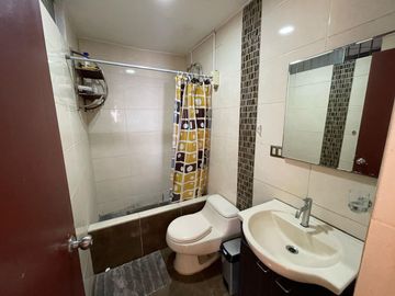 DEPARTAMENTO FLAT EN VENTA, CON EXCELENTE UBICACION Urb. BENAVIDES. EN SANTIAGO DE SURCO.