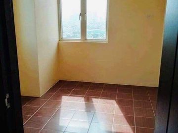 2 bedroom Rent to own condo in pag san Joaquin The Rochester 38.7 sqm For Sale