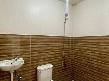 8-Door Apartment with Parking – Ideal for Investors | Imus Cavite