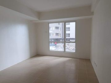 Pioneer Woodlands in Mandaluyong near Makati BGC Manila Studio Unit For Sale