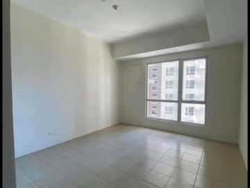 Pioneer Woodlands in Mandaluyong near Makati BGC Manila Studio Unit For Sale