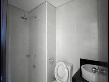 Pioneer Woodlands in Mandaluyong near Makati BGC Manila Studio Unit For Sale