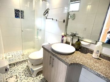 Vendo hermosa casa ubicada en el sector de Viveros, Manizales.