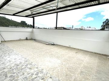 Vendo hermosa casa ubicada en el sector de Viveros, Manizales.
