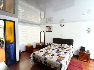 Vendo hermosa casa ubicada en el sector de Viveros, Manizales.