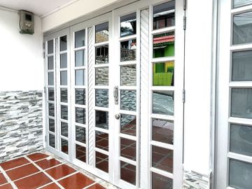 Vendo hermosa casa ubicada en el sector de Viveros, Manizales.