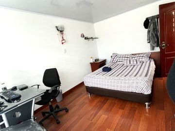 Vendo hermosa casa ubicada en el sector de Viveros, Manizales.