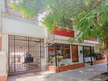 ¡Lindo Dúplex Remodelado Con Ingreso Independiente En Lince, Límite Con San Isidro!
