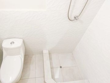 ¡Lindo Dúplex Remodelado Con Ingreso Independiente En Lince, Límite Con San Isidro!