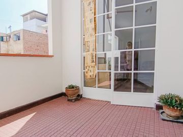 ¡Lindo Dúplex Remodelado Con Ingreso Independiente En Lince, Límite Con San Isidro!