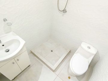 ¡Lindo Dúplex Remodelado Con Ingreso Independiente En Lince, Límite Con San Isidro!