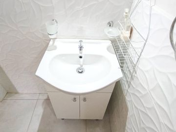¡Lindo Dúplex Remodelado Con Ingreso Independiente En Lince, Límite Con San Isidro!