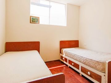 ¡Lindo Dúplex Remodelado Con Ingreso Independiente En Lince, Límite Con San Isidro!