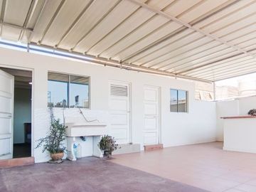 ¡Lindo Dúplex Remodelado Con Ingreso Independiente En Lince, Límite Con San Isidro!