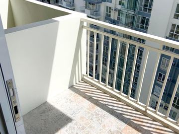 Resort Type 1-Bedroom with Bal 30.96sqm NO Downpayment 24,000 Monthly 0% Interest in Pasig near Tiendesitas, BGC & Ortigas