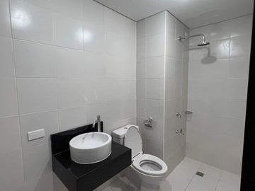 Affordable Condo Studio 300K DownPayment to Move In 5%-10% Discount near Ortigas Megamall Tiendesitas Eastwood & Eastwood