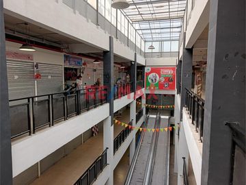 Vendo Excelente Local Comercial En Colonial Market