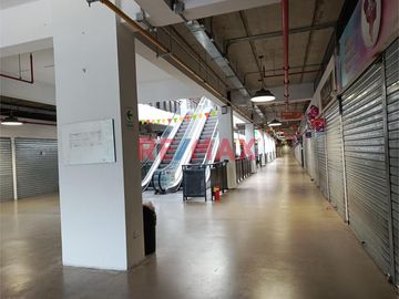 Vendo Excelente Local Comercial En Colonial Market