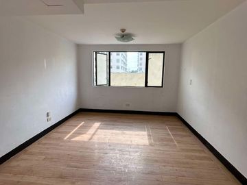 Affordable 1-Bedroom Loft Type 40sqm Condominium CASH PAYMENT 10% Discount Cambridge Villlage near Ortigas, Lifehomes, Floodway, Eastwood & Marikina
