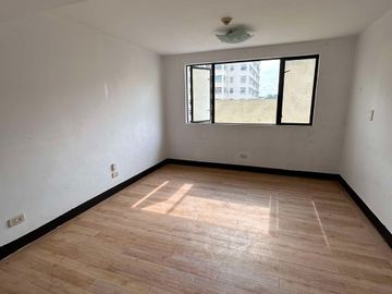 Affordable 1-Bedroom Loft Type 40sqm Condominium CASH PAYMENT 10% Discount Cambridge Villlage near Ortigas, Lifehomes, Floodway, Eastwood & Marikina