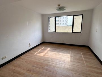 Pag-Ibig Financing Approved! 1-Bedroom Loft 40sqm w/FREE Parking Condominium Cambridge Village near Megamall, Ortigas, Lifehomes & Floodway