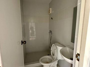 Condo For Sale: 1-Bedroom Loft 262k Downpayment Fast Move In NON-VAT Cambridge Village Pasig