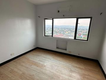 Condo For Sale: 1-Bedroom Loft 262k Downpayment Fast Move In NON-VAT Cambridge Village Pasig