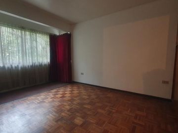 Amplia casa en Centro / Plan de Viña del Mar, 4 dormitorios, 4 baños, 3 estacionamientos UF 7.990