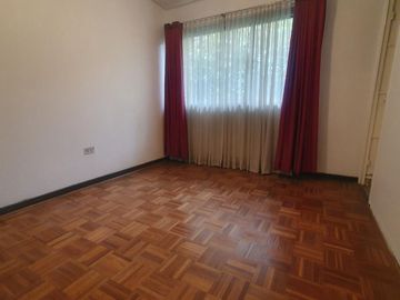 Amplia casa en Centro / Plan de Viña del Mar, 4 dormitorios, 4 baños, 3 estacionamientos UF 7.990