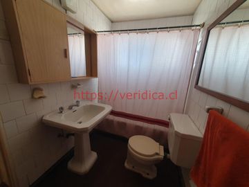 Amplia casa en Centro / Plan de Viña del Mar, 4 dormitorios, 4 baños, 3 estacionamientos UF 7.990