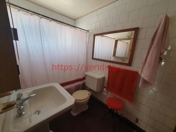 Amplia casa en Centro / Plan de Viña del Mar, 4 dormitorios, 4 baños, 3 estacionamientos UF 7.990