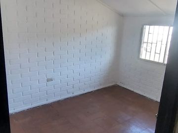$69.990.000 CASA  a  4 CUADRAS ESTACION LAS AMERICAS , VILLA ALEMANA  Muy buena ubicación, a unos minutos estación las Américas y locomoción a una cua