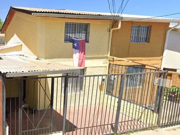 $69.990.000 CASA  a  4 CUADRAS ESTACION LAS AMERICAS , VILLA ALEMANA  Muy buena ubicación, a unos minutos estación las Américas y locomoción a una cua