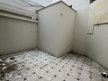 AMPLIO DEPARTAMENTO  4 DORMITORIOS FRENTE A PARQUE