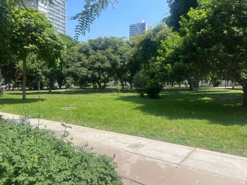 AMPLIO DEPARTAMENTO  4 DORMITORIOS FRENTE A PARQUE