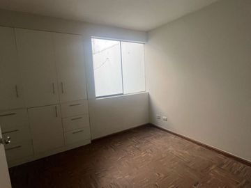 AMPLIO DEPARTAMENTO  4 DORMITORIOS FRENTE A PARQUE