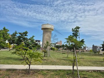 VENTA DE TERRENO FRENTE A PARQUE EN URB. EL SANTUARIO DE CHICLAYO