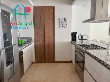 Departamento Amueblado en lujoso condominio de playa