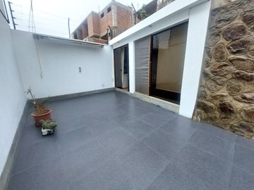 ALQUILER DE MINI DEPARTAMENTO AMOBLADO EN 2DO NIVEL HUERTOS DE LA MOLINA