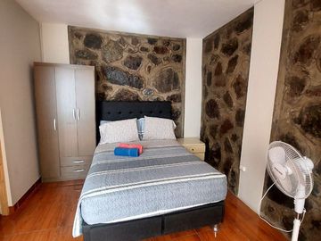 ALQUILER DE MINI DEPARTAMENTO AMOBLADO EN 2DO NIVEL HUERTOS DE LA MOLINA