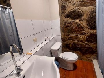 ALQUILER DE MINI DEPARTAMENTO AMOBLADO EN 2DO NIVEL HUERTOS DE LA MOLINA