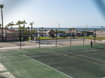 Casa moderna con elevador e impresionantes vistas panoramicas al oceano en Mision Viejo