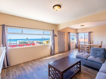 Casa con Vista al Mar en La Misión – A Solo Unos Pasos de la Playa