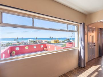 Casa con Vista al Mar en La Misión – A Solo Unos Pasos de la Playa