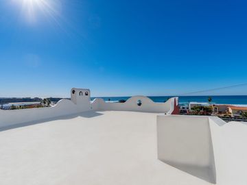 Casa con Vista al Mar en La Misión – A Solo Unos Pasos de la Playa