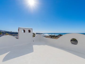 Casa con Vista al Mar en La Misión – A Solo Unos Pasos de la Playa